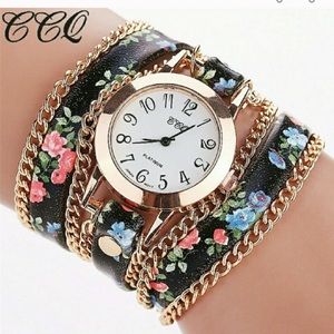 New flower detail wrap chain bracelet watch.